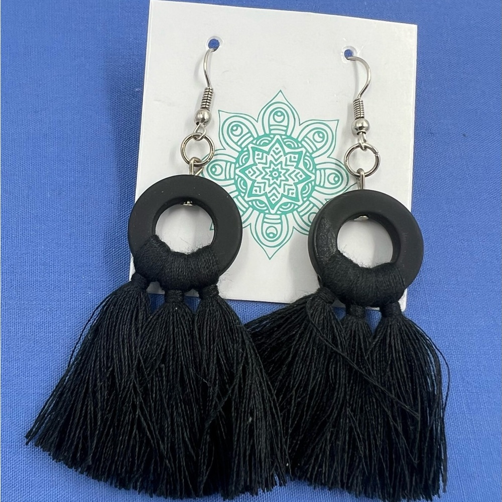 Cute Black Thread Tassel Earrings with Round Disk Boho Chic Fashion Jewelry NEW
